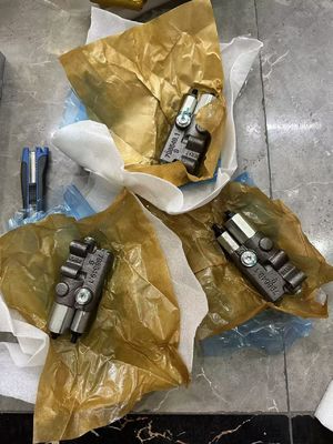 Fabrica Venda Directa de Peças de Reposição Padrão Cat305.5E2 Montura de Bomba Hidráulica/ Solenoide Resistência a Altas Temperaturas Peças de Reposição Hidráulicas de Excavadora de Lagosta